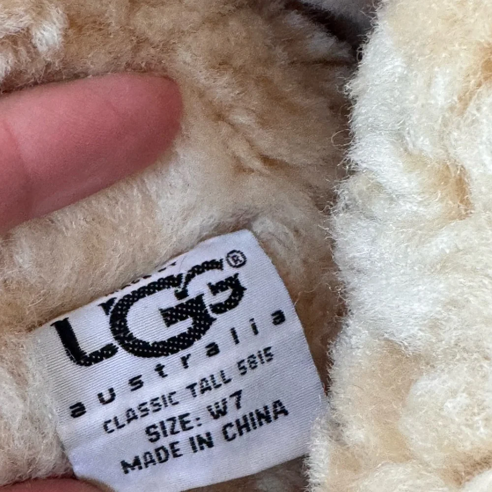 UGG 5815 Classic Tall Tan Suede Sheepskin Warm Winter Boots Women’s Size 7